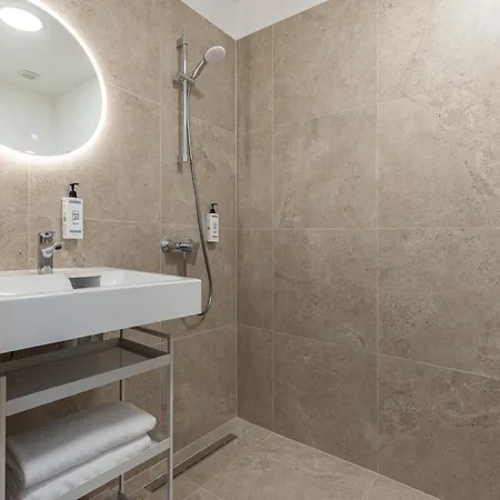 River-view In The Heart Of Old *