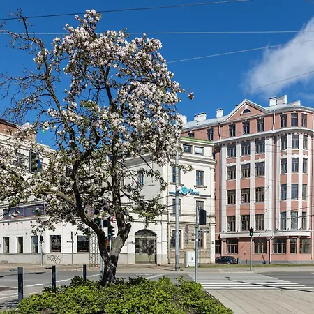River-view In The Heart Of Old Apartment