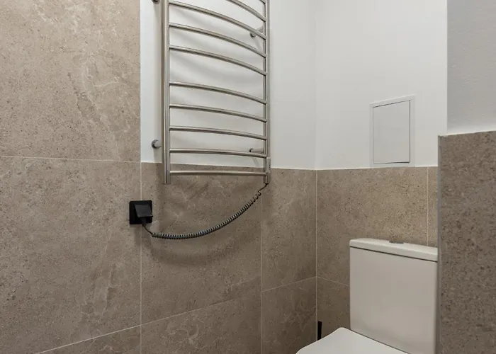 River-view In The Heart Of Old